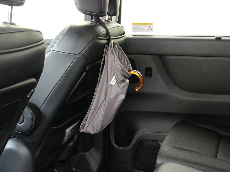 浮かせて便利な車の収納 傘ホルダー