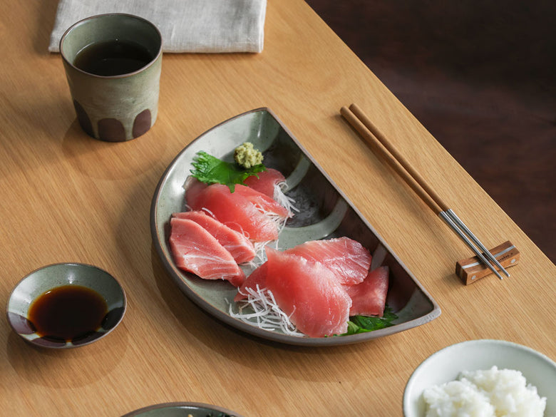 【adepeche/アデペシュ】陶器の器 ETOWA（マメ・ヤング・ハーフムーン）