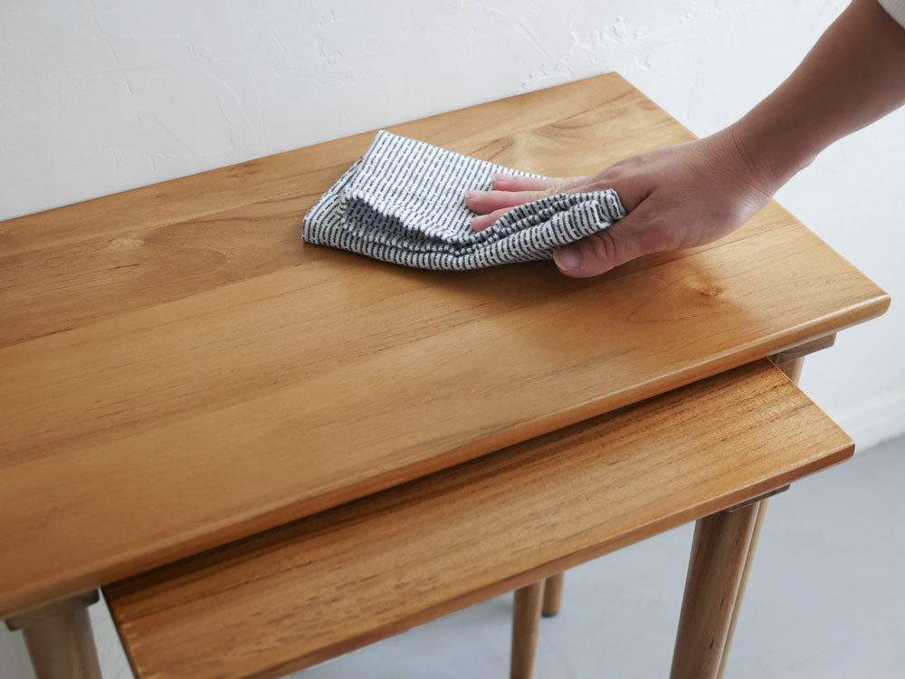 Comore Sunのチークネストテーブル