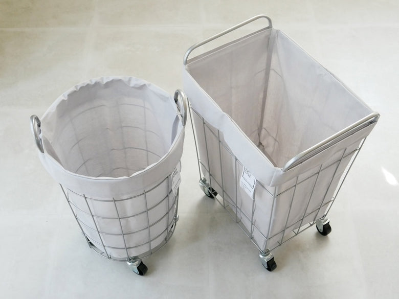 BRIDのランドリーストレージスクエア45L、キャスター付きプラスチック製の洗濯バスケット