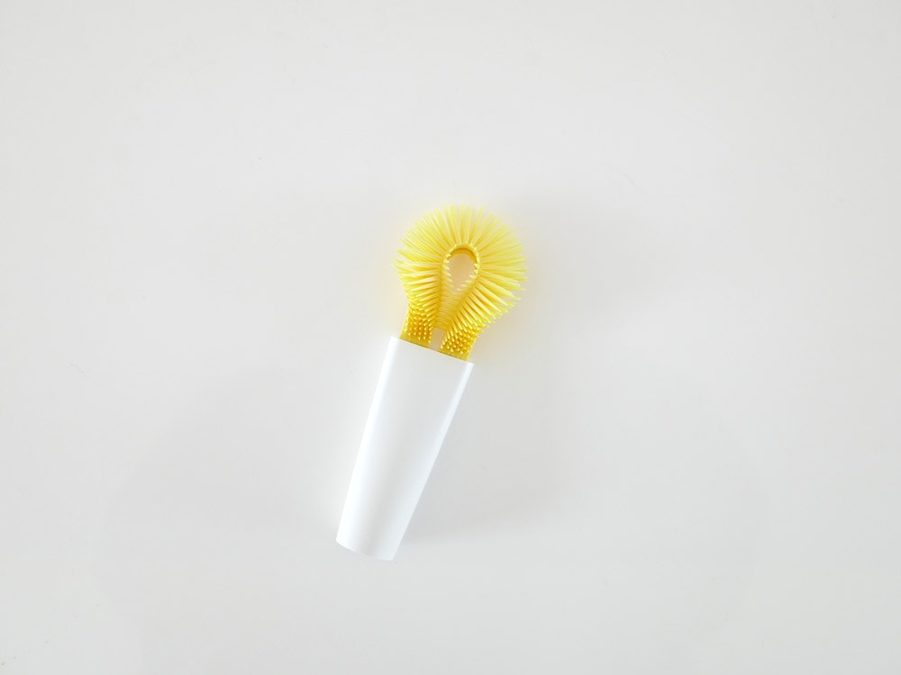 黄色のプラスチック製ティディプラタワフォースミ