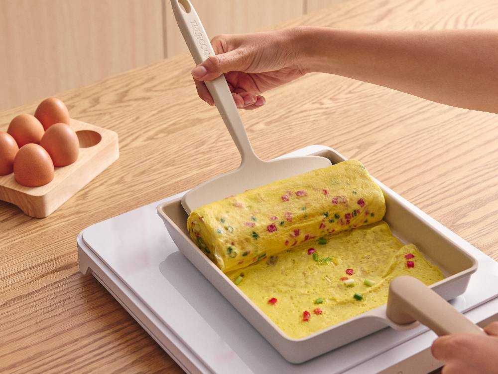 【TRUECOOK/トゥルークック】エッグパン＆フライ返しセット ラージ / ベージュの仕様シーン16