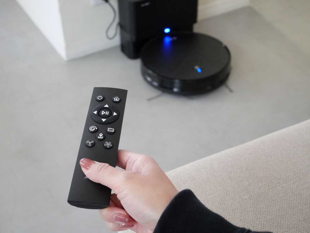 【AiMY/エイミー】 集塵機能付き高性能ロボットクリーナー