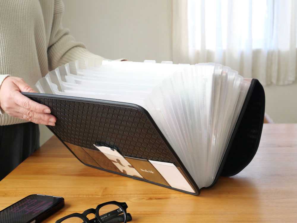 がばっと開いて見やすい 書類収納ケース