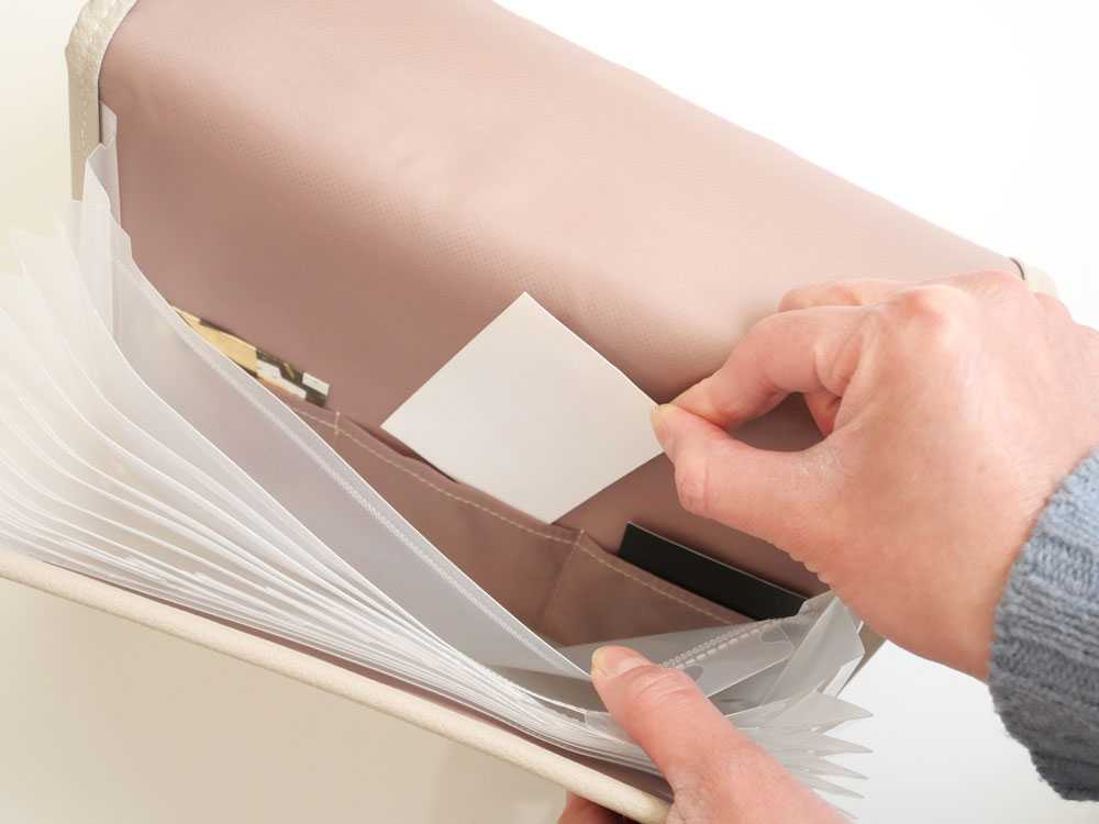 がばっと開いて見やすい 書類収納ケース