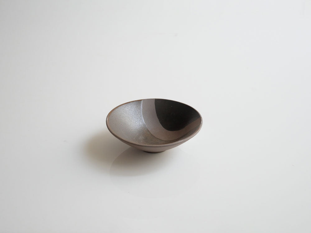 【adepeche/アデペシュ】陶器の器 ETOWA（マメ・ヤング・ハーフムーン）