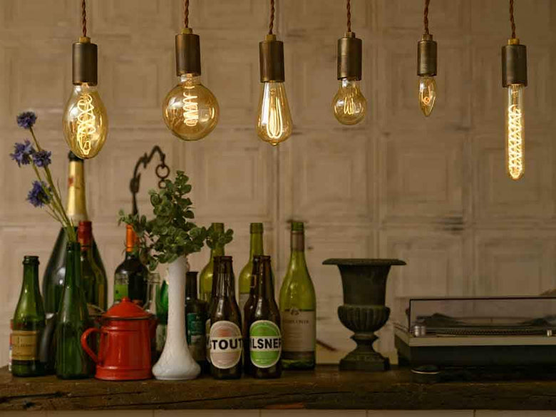 Another GardenのビンテージフィラメントLED電球が付いたガラスシャンデリア