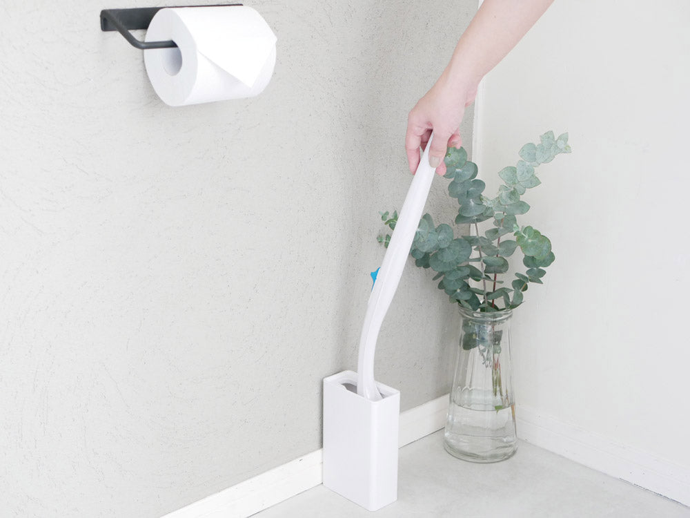 Yamazakiの流せるタワー型トイレブラシスタンド