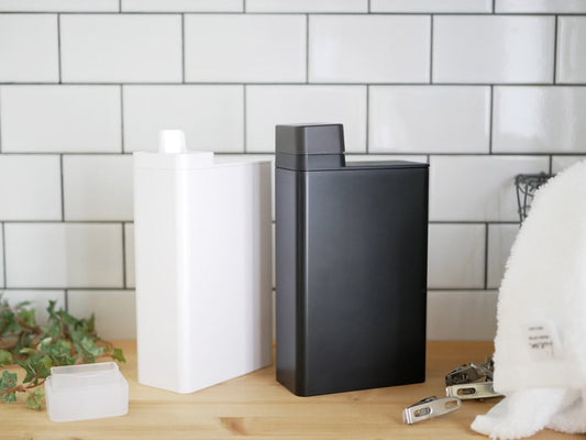 タワー製詰め替え用ランドリーボトル、約700mlのABS樹脂製プラスチックシリンダー型ソープディスペンサー。家庭用キッチンや洗面所に最適。