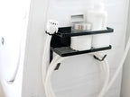 洗濯機横に取り付けたホースホルダー付きマグネットラック