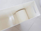 YAMAZAKI/tower製スチール製トイレットペーパーストッカー。幅23cm、高さ48cmで最大8ロール収納可能な家庭用収納用品。
