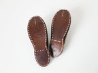 ホーンプリーズの茶色レザーリネンステッチスリッパ、合成ゴムソール搭載