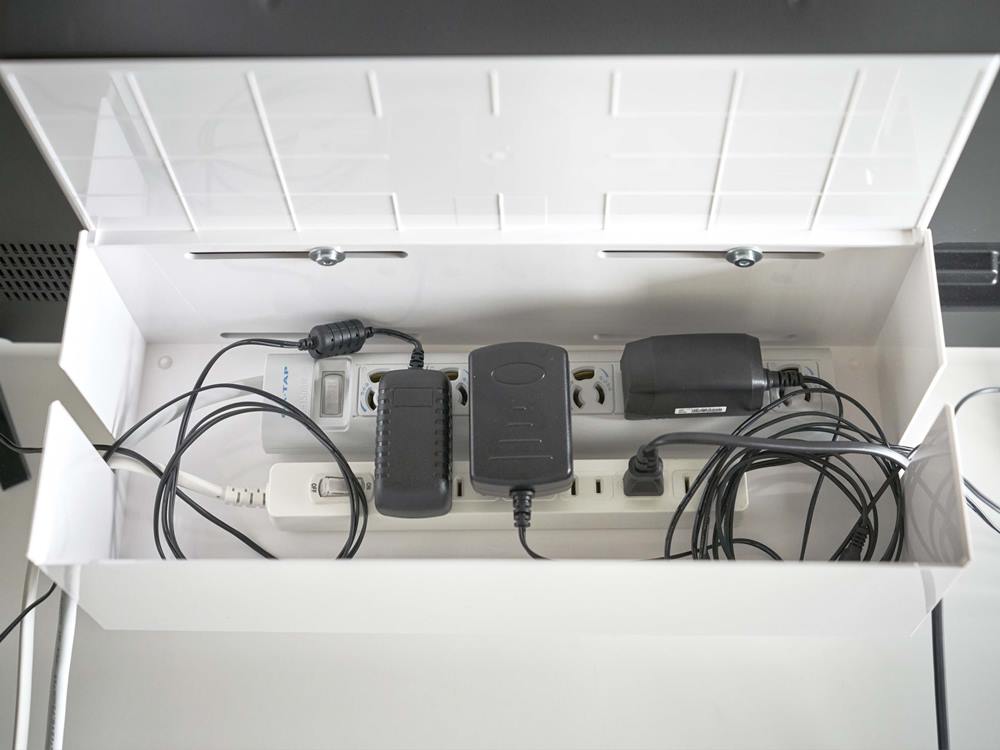スマートテレビ裏用ケーブルボックス