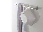 シルバーのトイレットロールホルダー