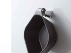 シルバーのマグネット式トイレットペーパーホルダー