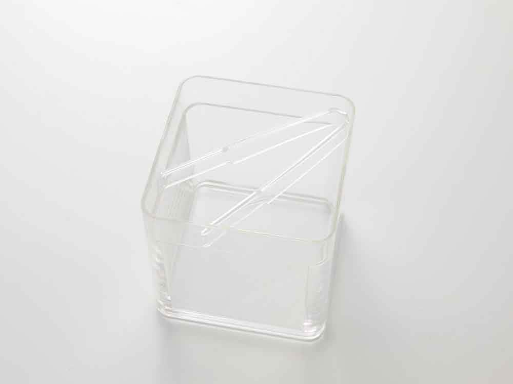YAMAZAKIタワーのトング付き密閉保存容器