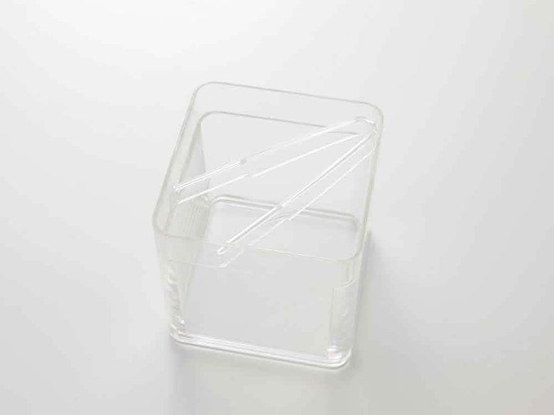 YAMAZAKIタワーのトング付き密閉保存容器