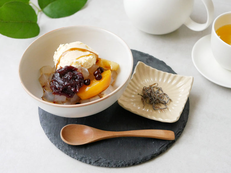 sarasa design×イブキクラフト製の手作りせっ器ご飯茶碗。最大径13.5cmの上品なデザインの陶器製ボウル