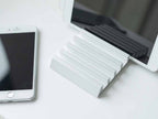 タワータブレットスタンドにスマートフォン6台収納