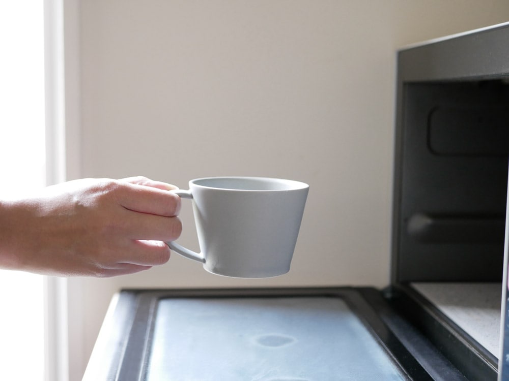SAKUZANのSaraシリーズ、磁器製コーヒーカップとソーサーのセット