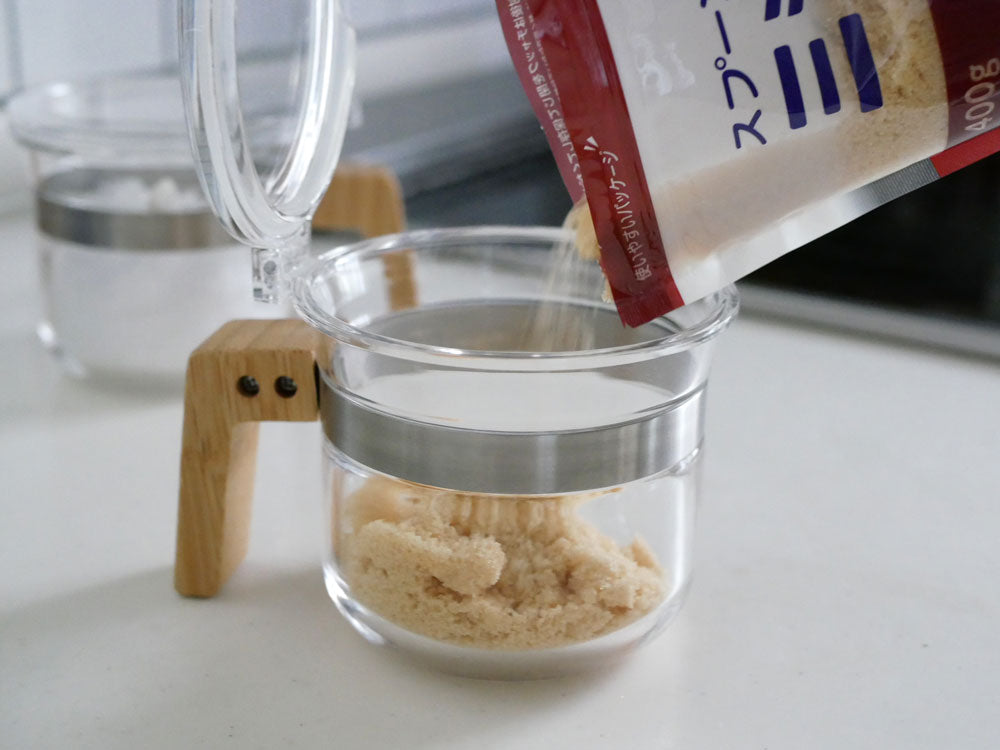 biite（ビッテ）製500mlパウダーポットと5mlスプーン、メタクリル樹脂と竹を使用したキッチン用食品保存容器