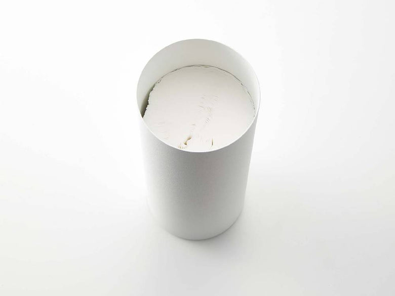 RIN/リンの銀色スチール製ボトル型ティッシュケースL。天然木の蓋を持つ円柱形デザイン。