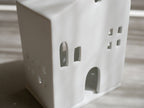 rader/レダー製Light Houseキャンドルホルダーの磁器スケールモデルが静物として撮影された画像