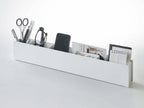 tower/タワー スリムデスクオーガナイザーに収納されたリングバインダーや文房具が整理されたオフィス用品用シェルビング