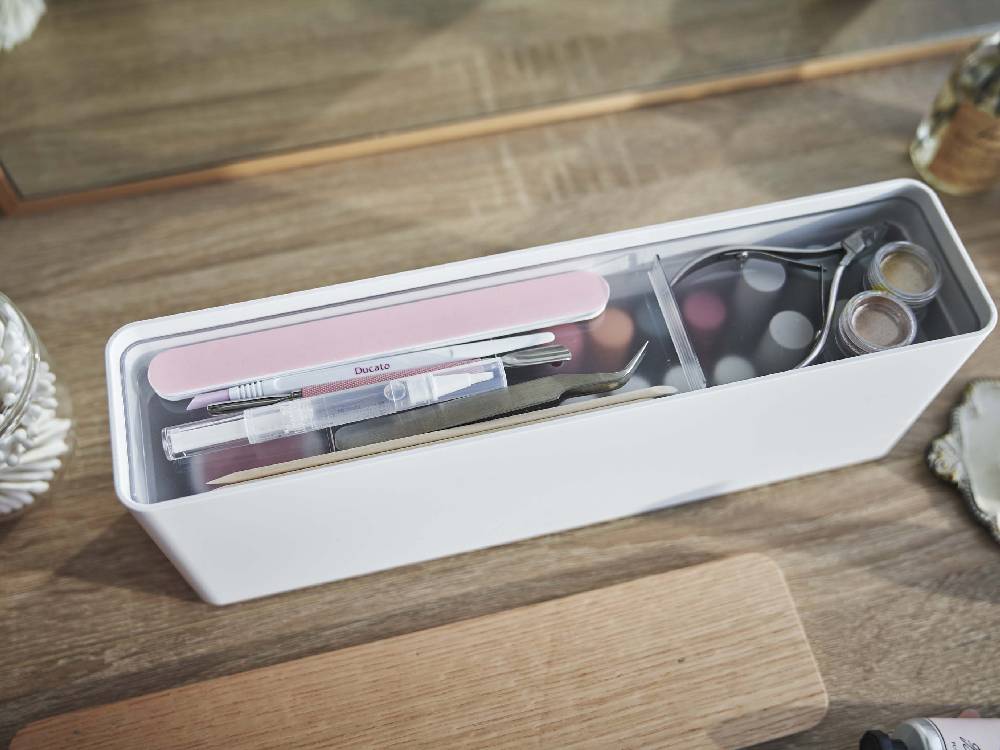 tosca（トスカ）のネイル収納ケース。天然木積層合板の蓋とPS樹脂製の容器を組み合わせた約33cm幅のコンパクトなネイル用収納ボックス