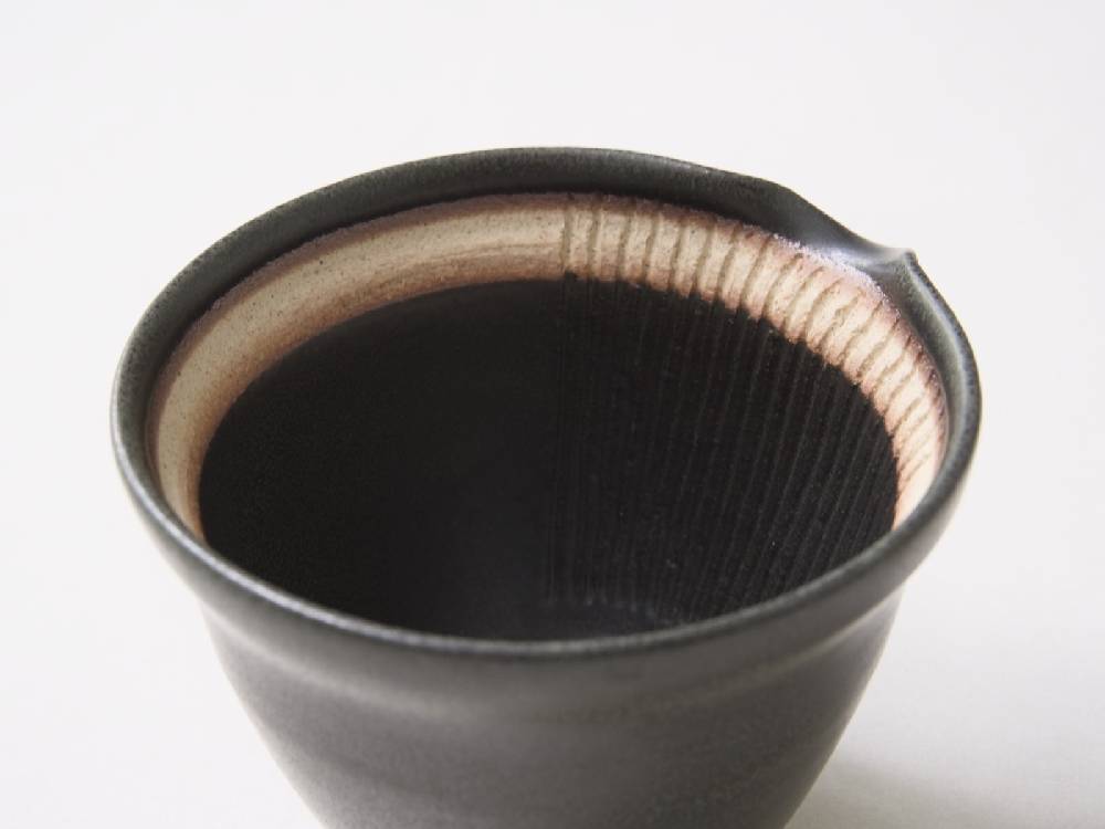 アールピース製の陶器急須ヒトリと小茶碗のセット