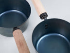 ブナ木製持ち手と蓋が付いた日本製ハードテンパー加工鉄製お味噌汁パン