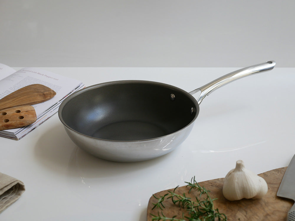 【CORELLE/コレール】こびりつきにくい次世代フライパン